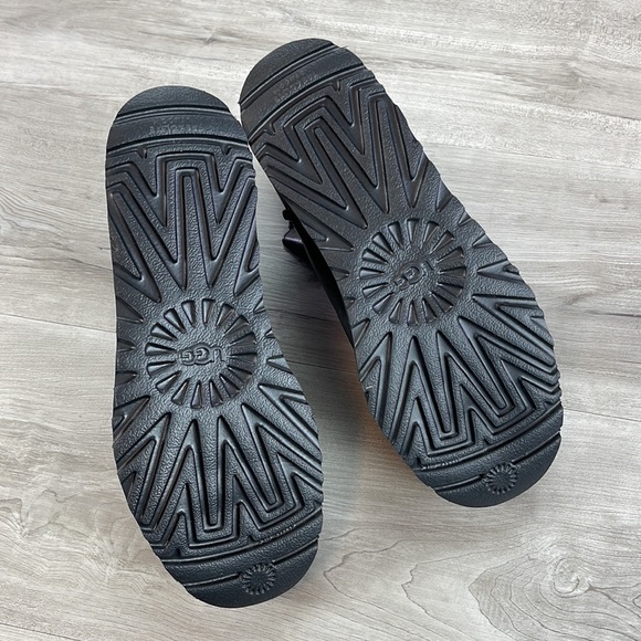 🌿UGG🌿 W DECONSTRUCTED MINI ZIP BLACK BOOTS - Picture 10 of 15